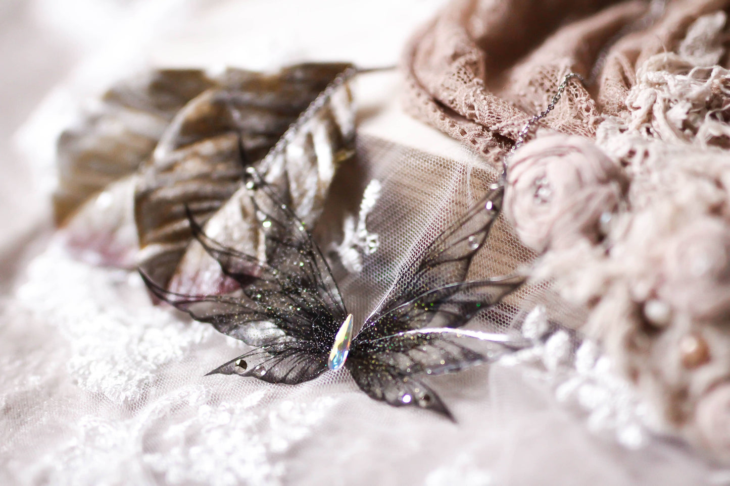 Morrighan's Ash | Collana Ali di fata | Fatto a mano