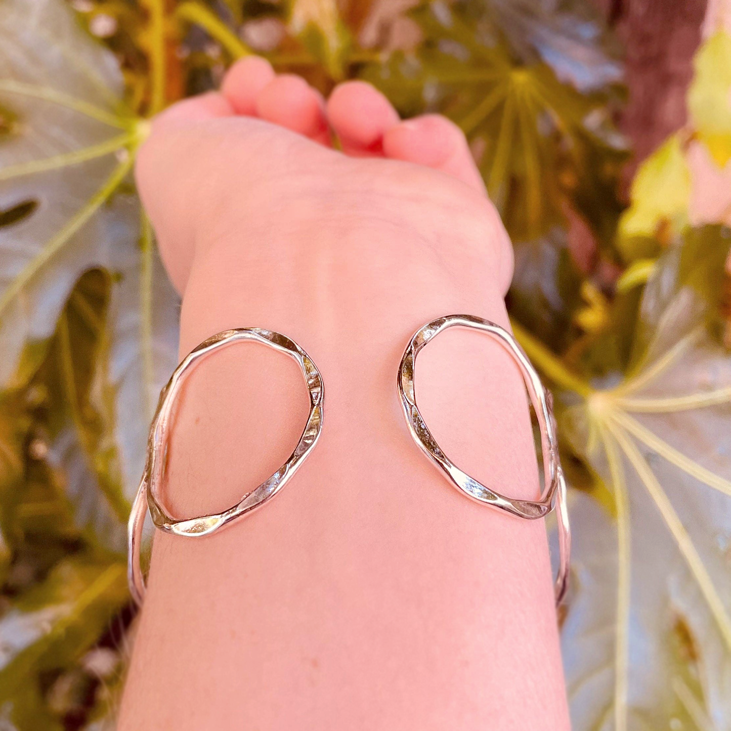Bracciale spirale in argento martellato | regolabile | Fatto a mano