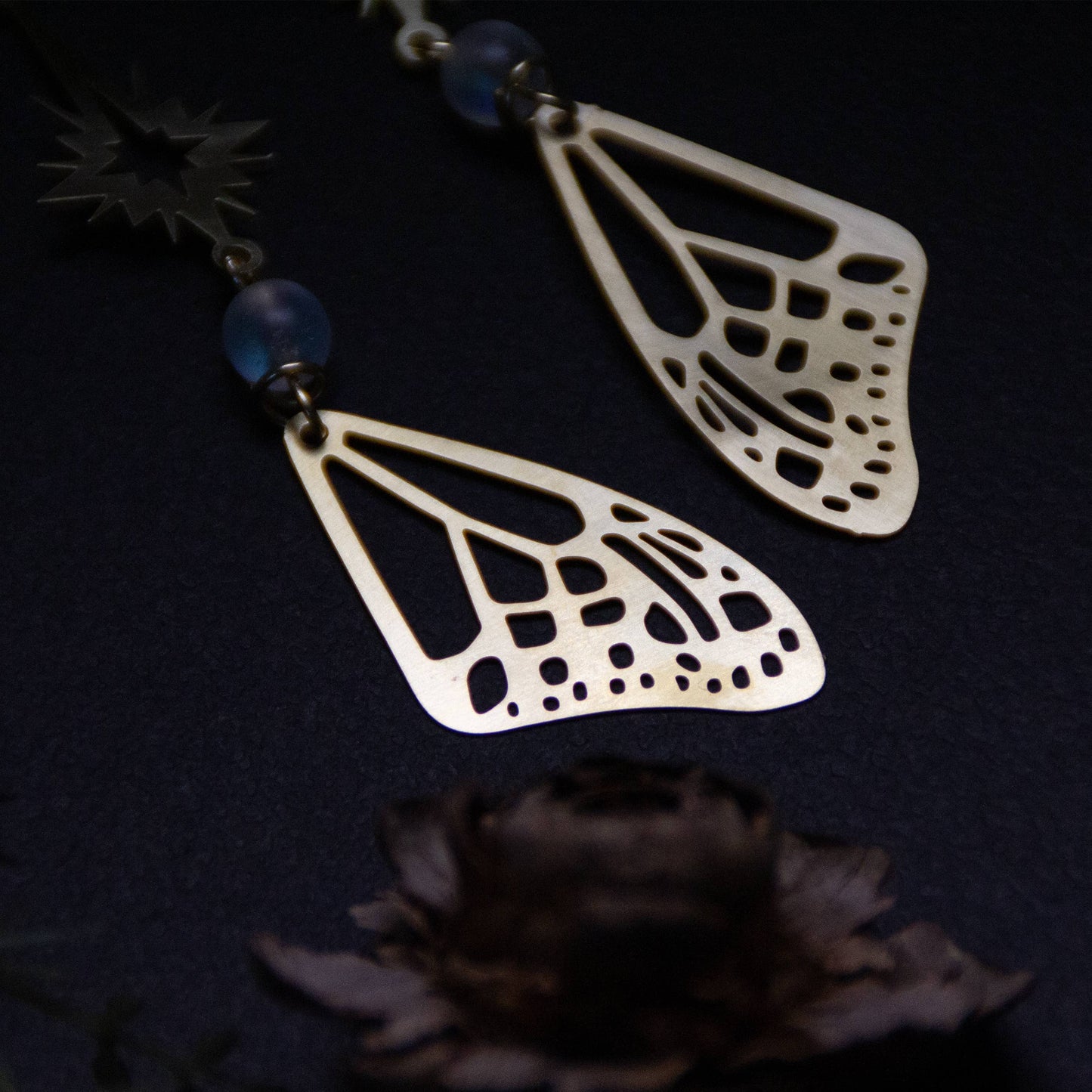 Wingstar | Orecchini in ottone | Ali di fata e stella | Fatto a mano