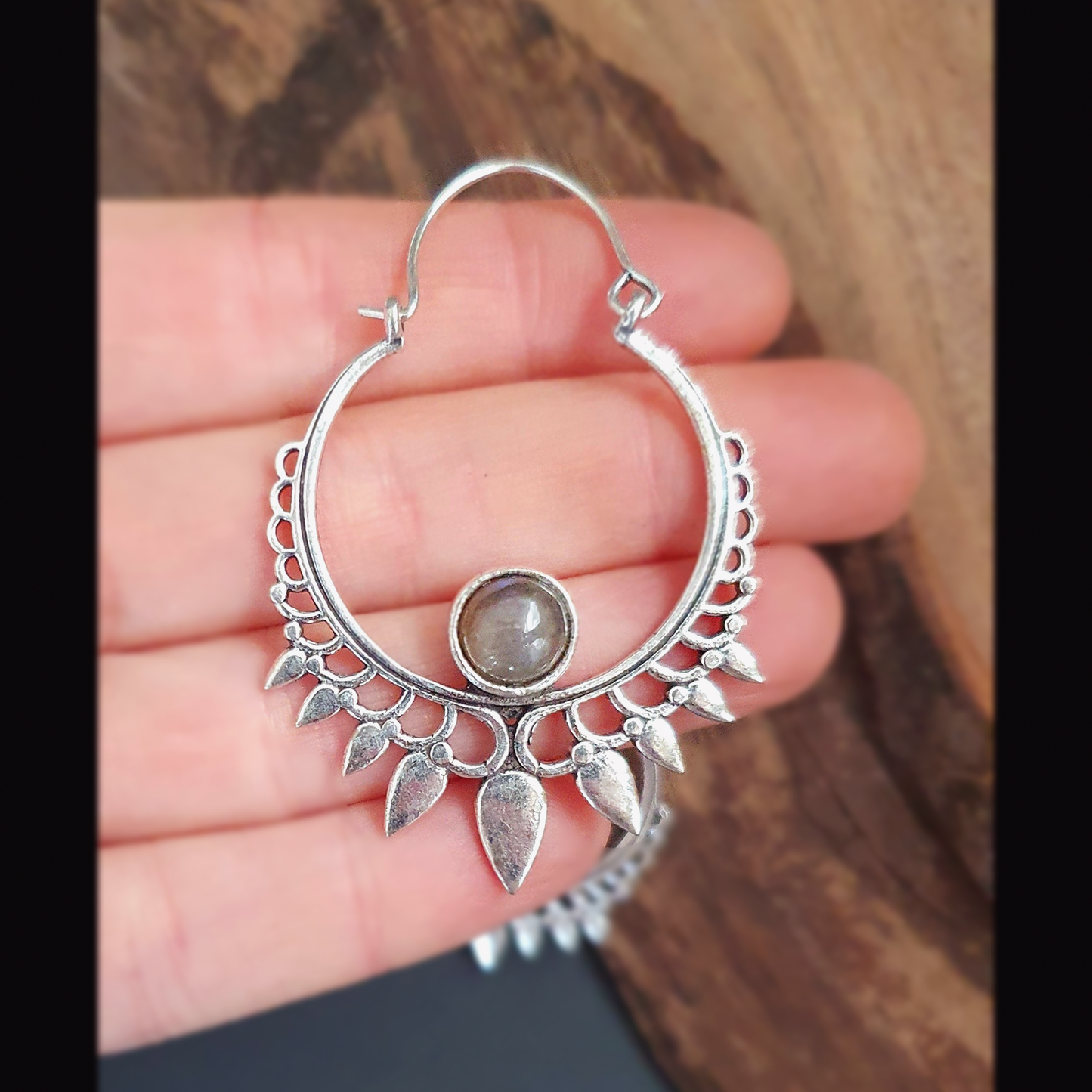 Orecchini a cerchio | Ottone placcato in argento | labradorite | Fatto a mano