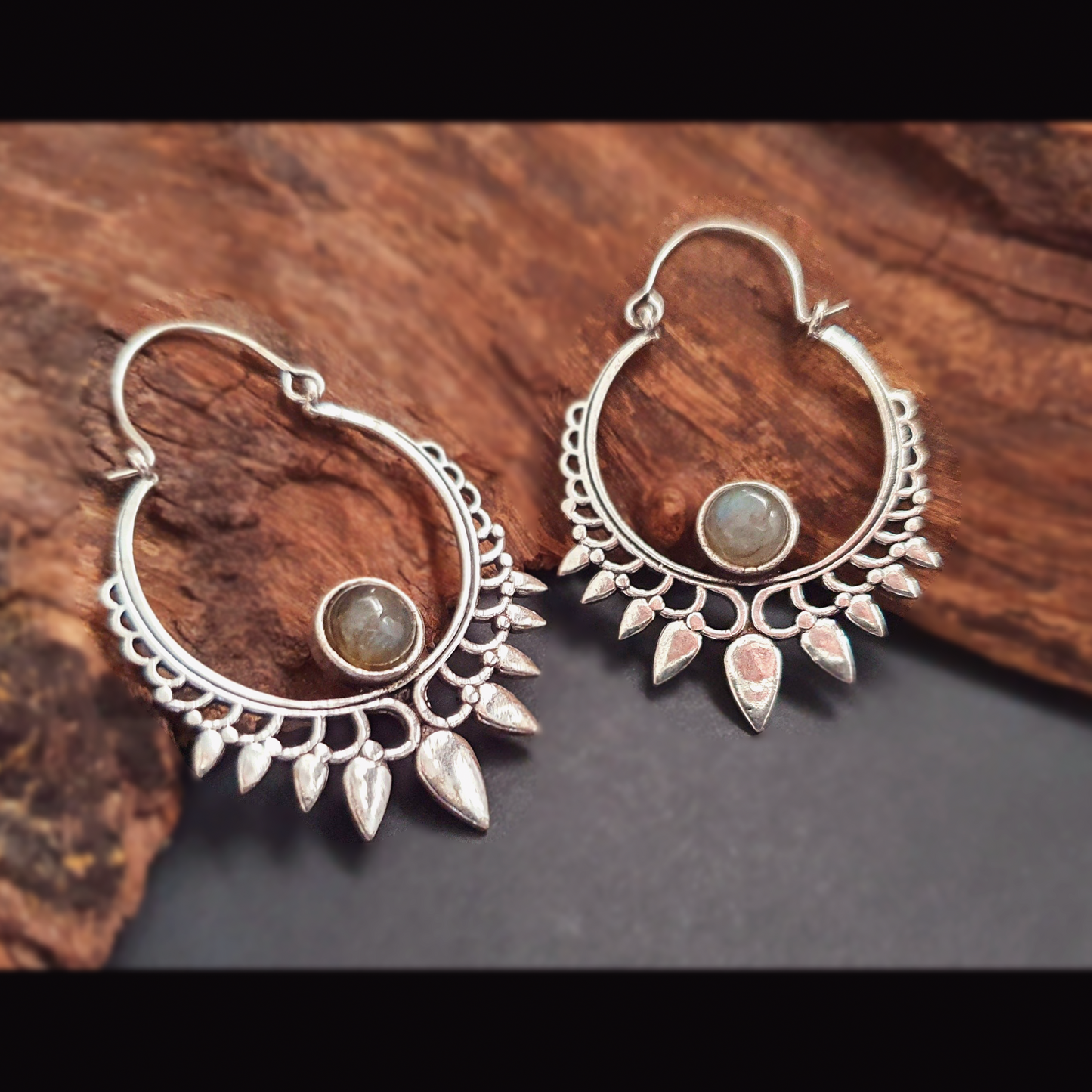 Orecchini a cerchio | Ottone placcato in argento | labradorite | Fatto a mano