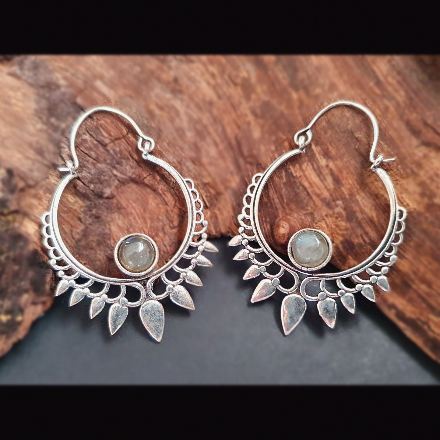 Orecchini a cerchio | Ottone placcato in argento | labradorite | Fatto a mano
