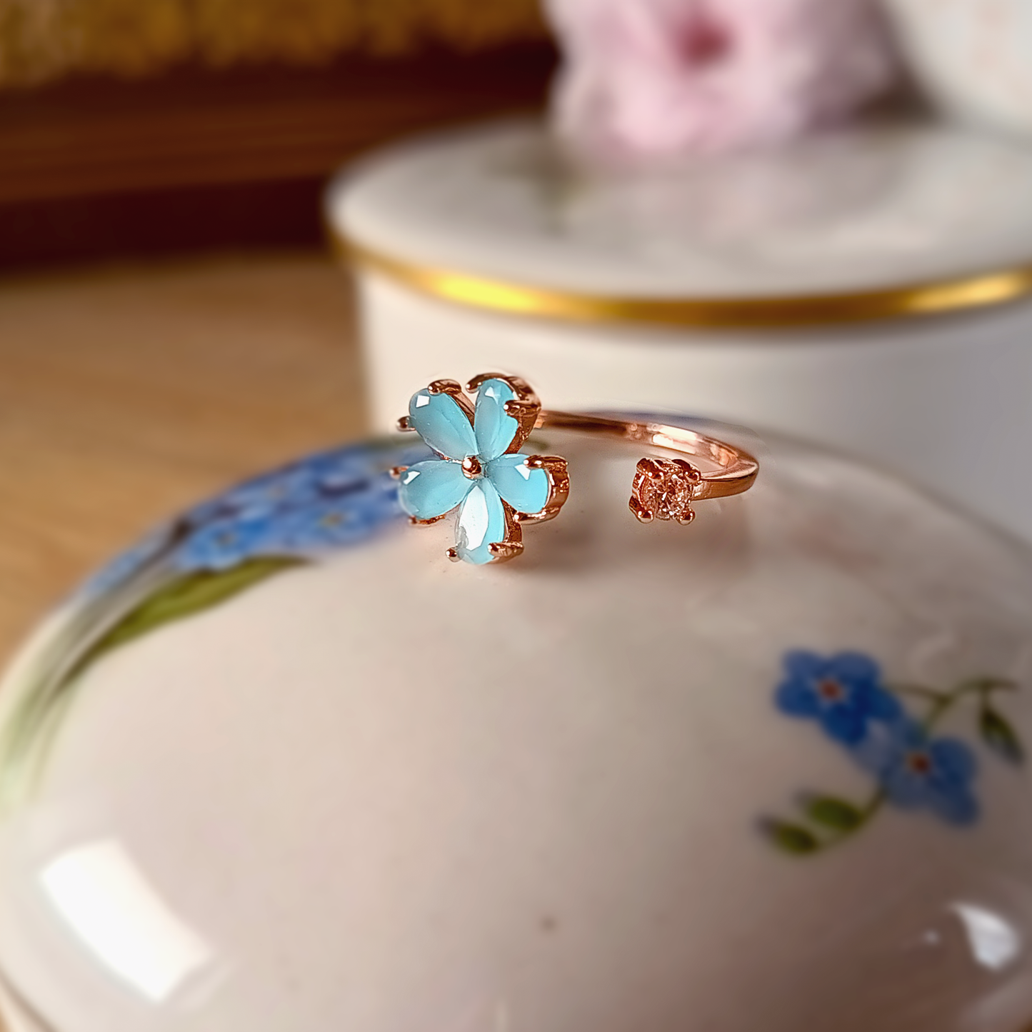 Anello Secret Garden | Petali Zirconi | Fiore Azzurro | Placcato Oro Rosa