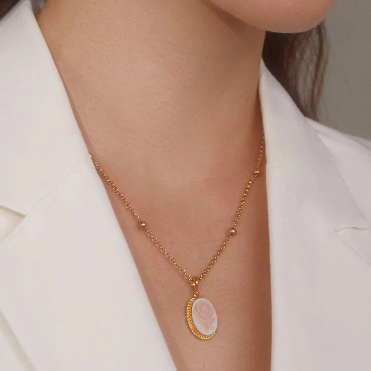 Collana in Argento Placcato Oro | Cammeo Rosa | Artigianato Italiano