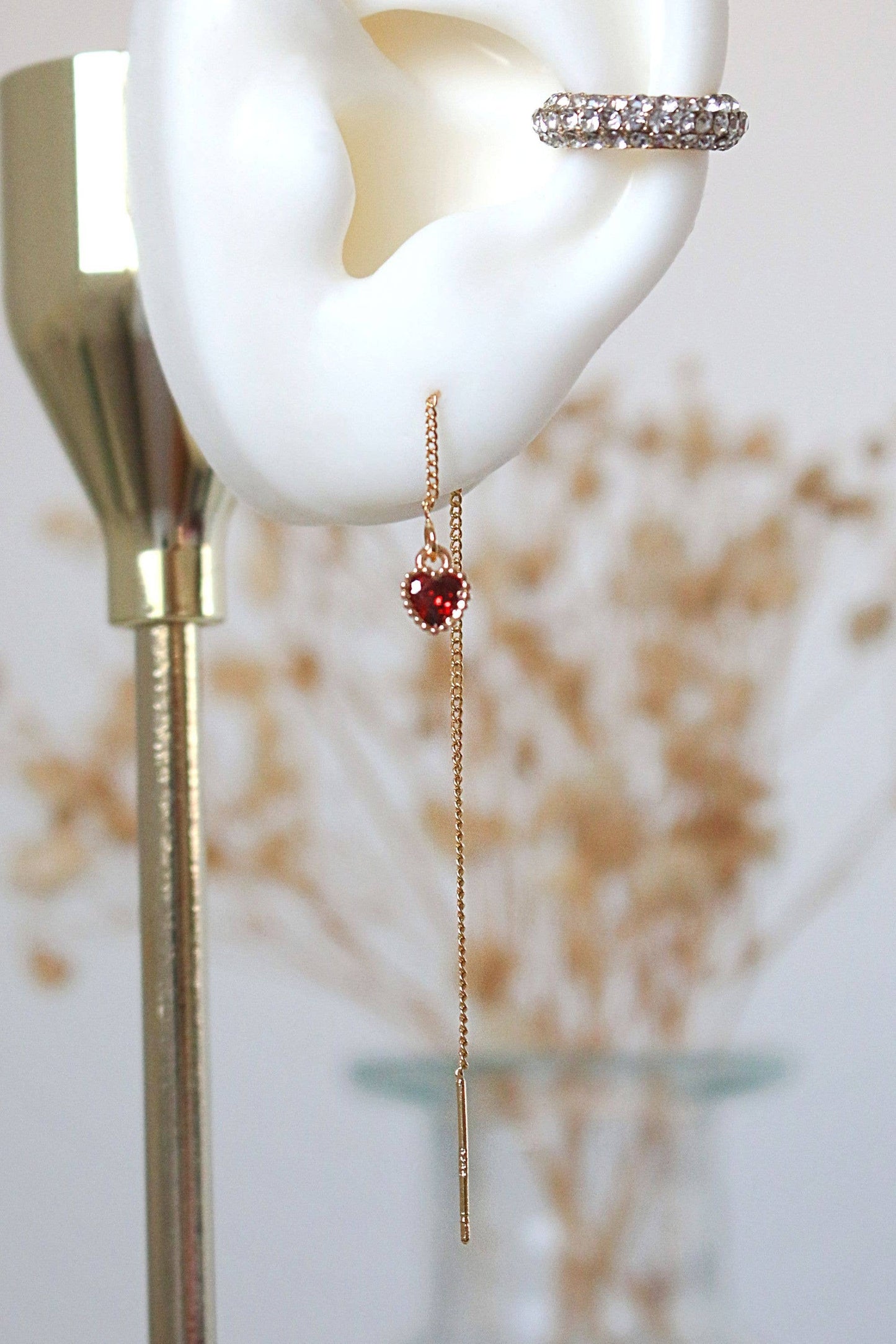 Darling | Orecchini Pendenti a Catena | Cuore in Zirconia Cubica Rossa | Placcati Oro 24K