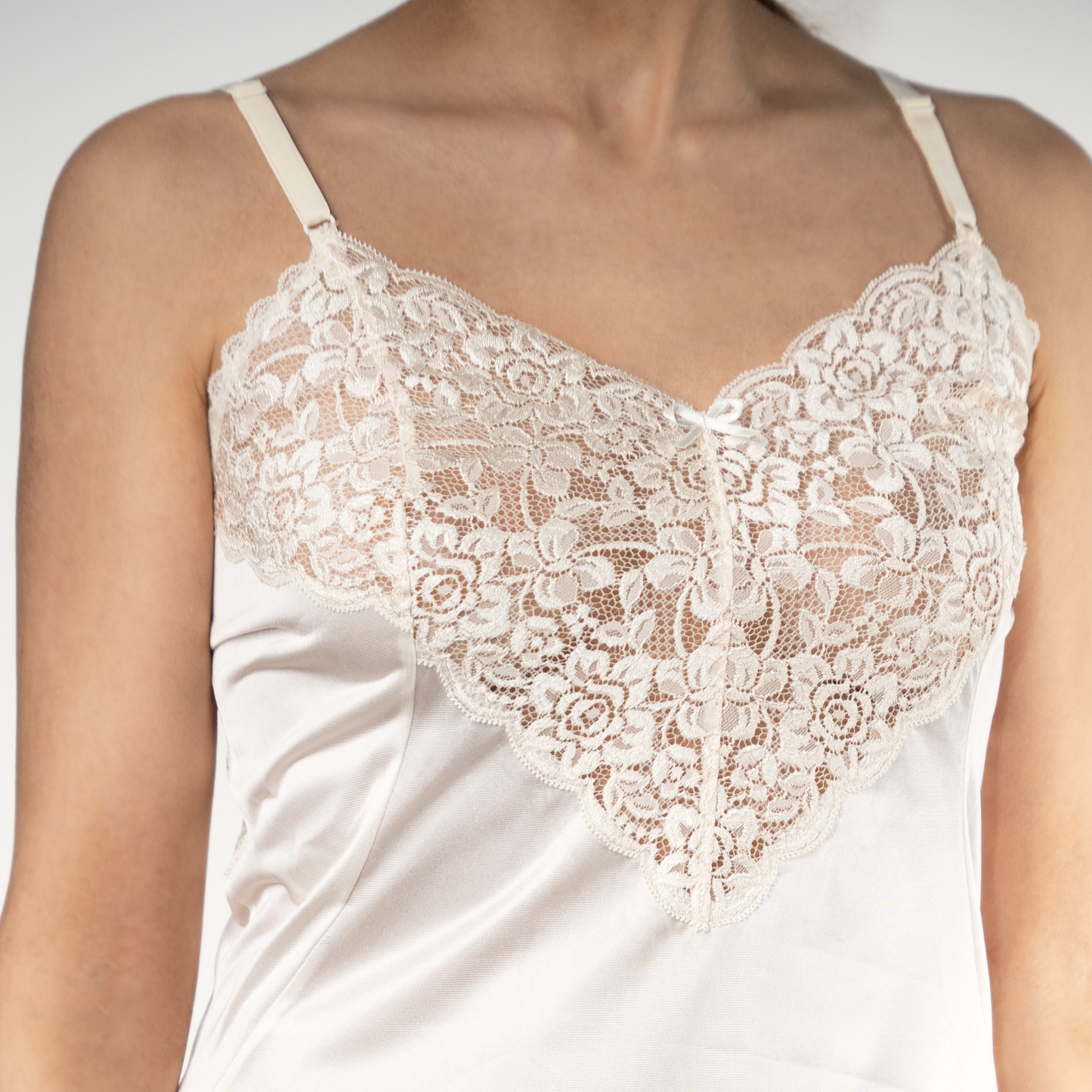 Sottoveste Second-hand | Pizzo floreale a cuore