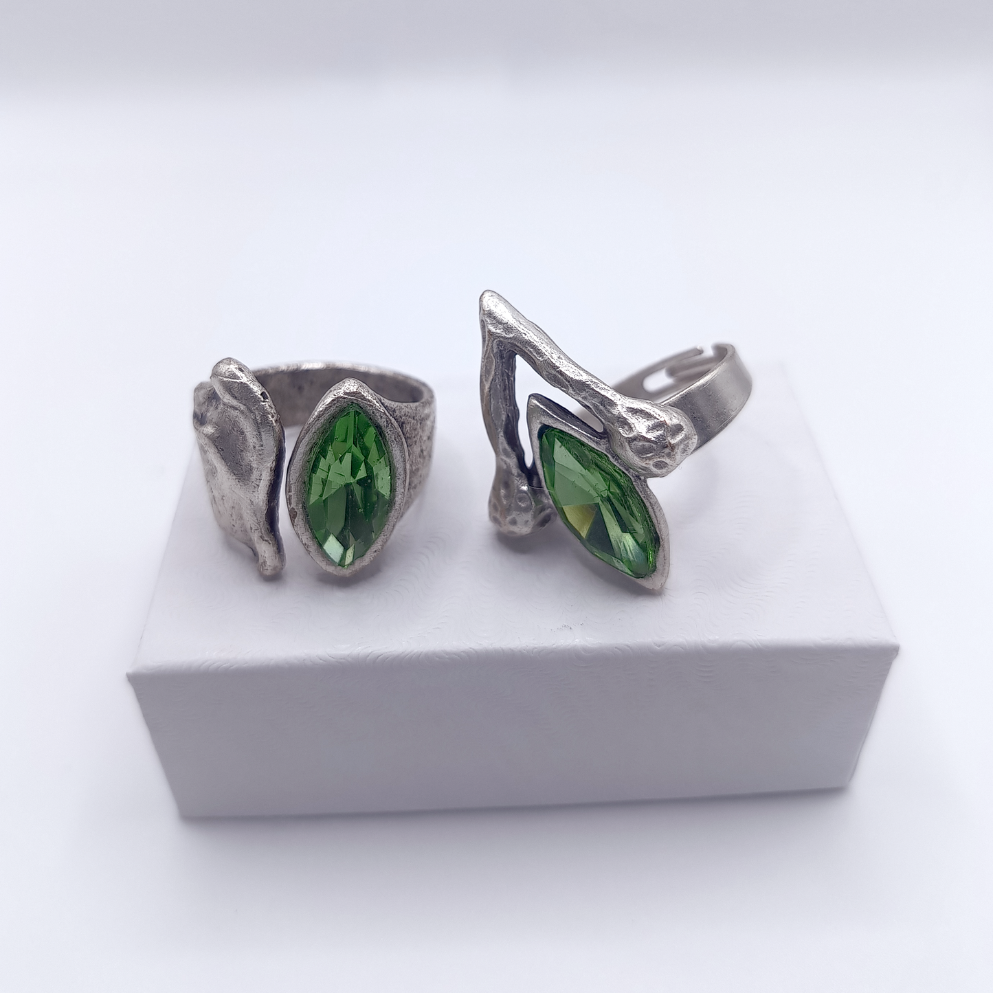 Set di Anelli Cristallo verde | Ottone Placcato in Argento | Misura libera
