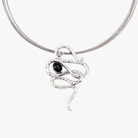 Collana serpente | zama | finitura galvanica in argento antico e resina