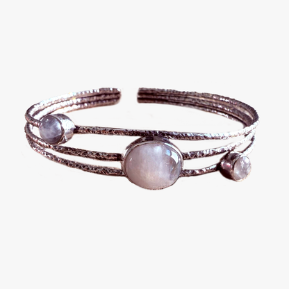 Bracciale in Ottone Martellato | Pietra di Luna | Regolabile | Artigianale