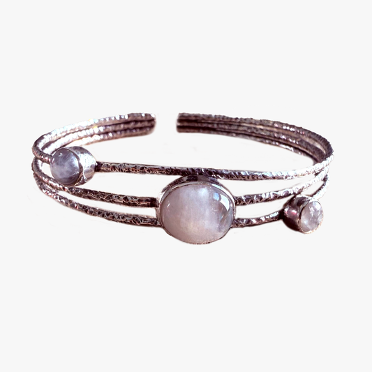 Bracciale in Ottone Martellato | Pietra di Luna | Regolabile | Artigianale