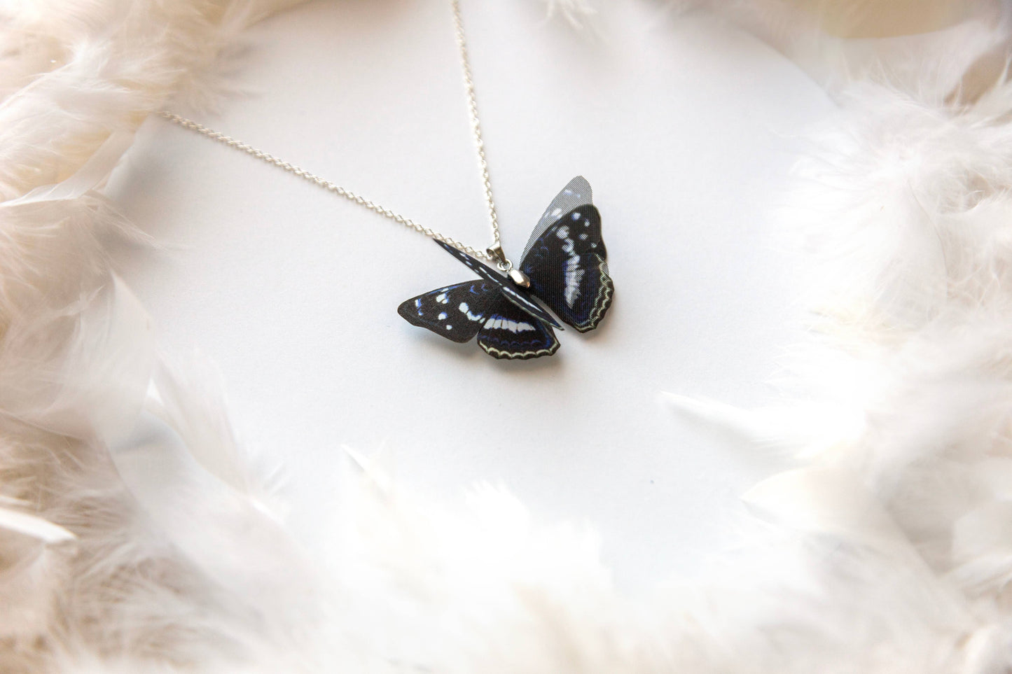 Ciondolo a forma di farfalla Midnight Black fatto a mano in stile Boho