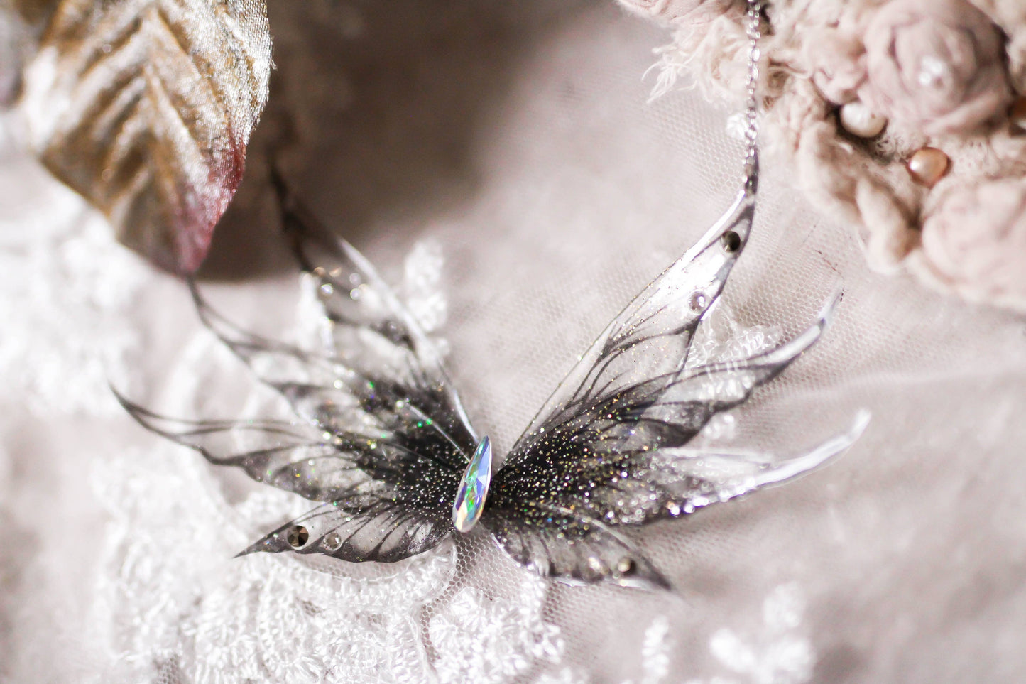 Morrighan's Ash |  Collana Ali di fata | Fatto a mano