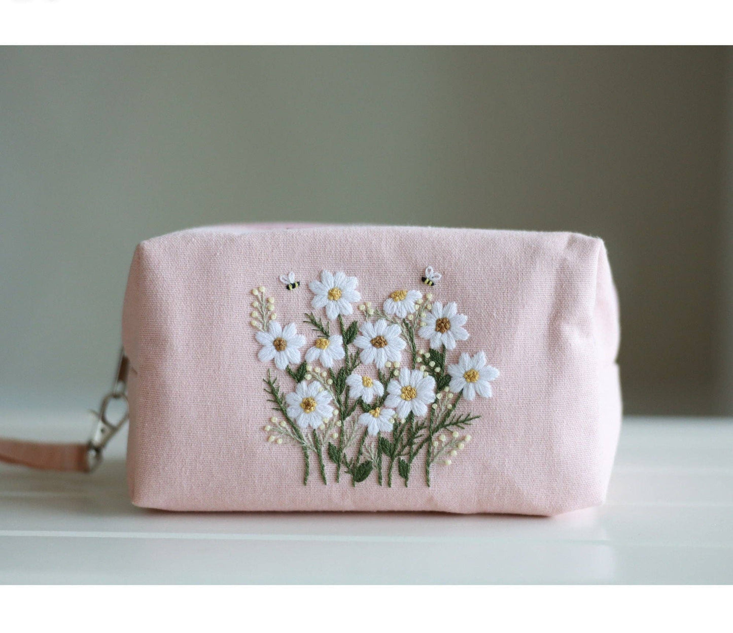 Daisy Bag | Beauty Case | Lino con Margherite Ricamate a Mano | Artigianale