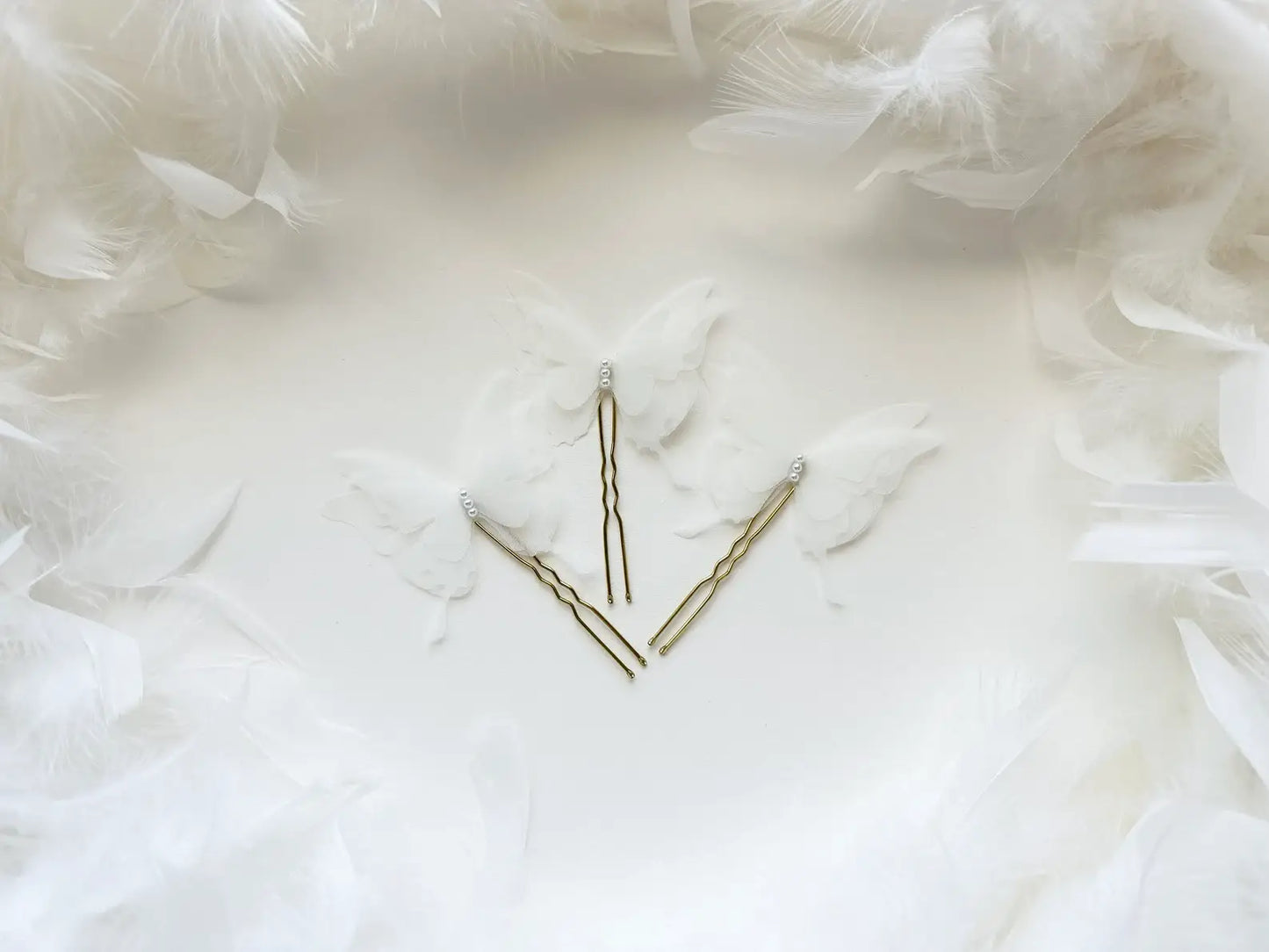 Set: «Flower Girl» di 3 forcine a forma di farfalla in organza di seta