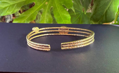 Bracciale in Ottone Martellato con Ametista | Regolabile | Artigianale