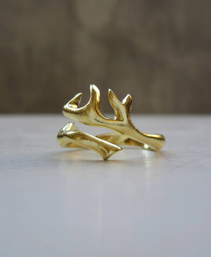 Anello SAKARA in argento sterling con design a corna