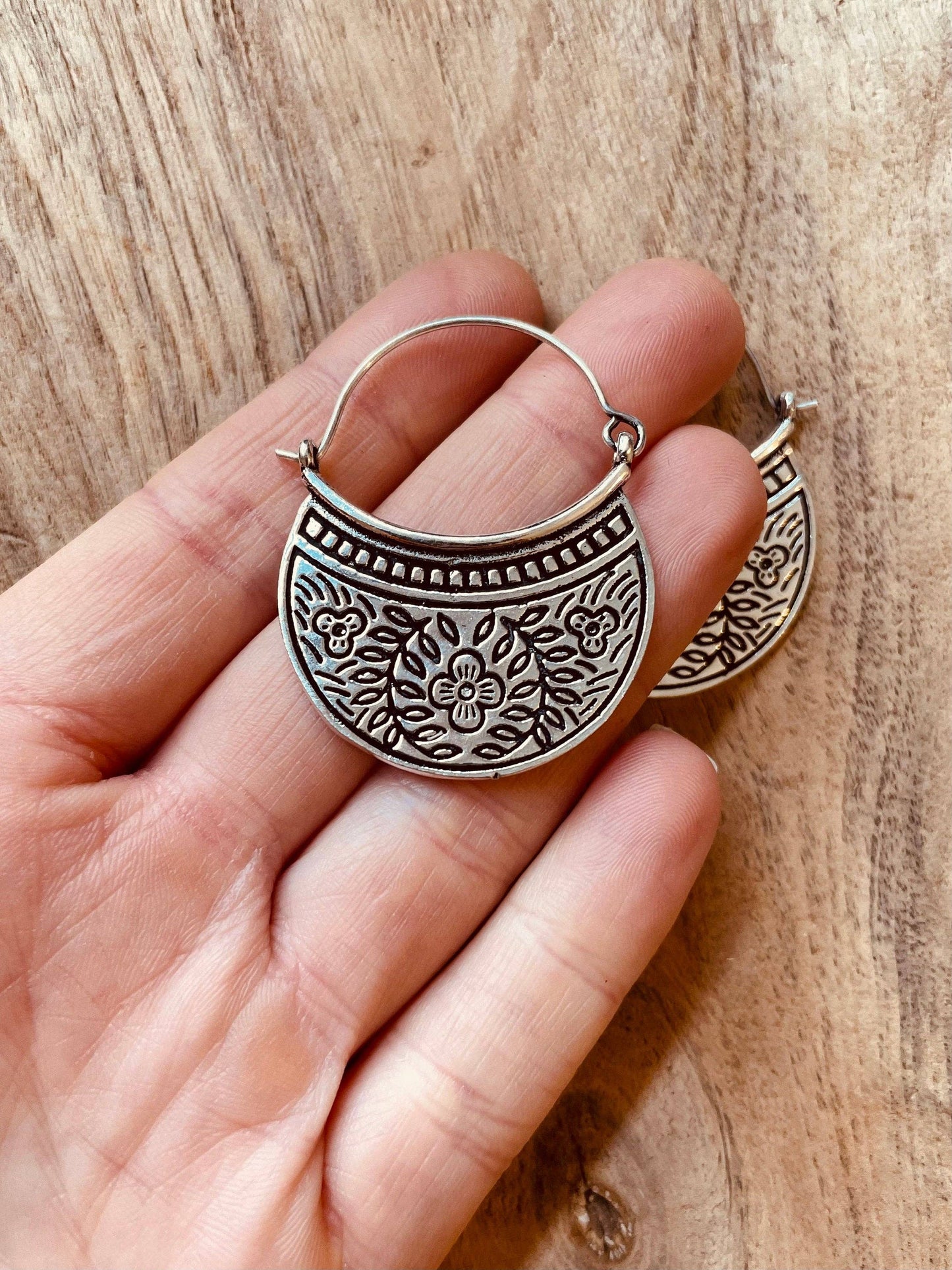 Orecchini in Argento | Incisioni floreali | Fatto a mano