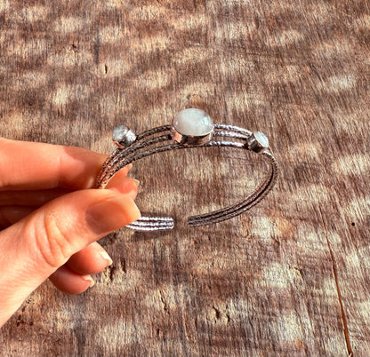 Bracciale in Ottone Martellato | Pietra di Luna | Regolabile | Artigianale