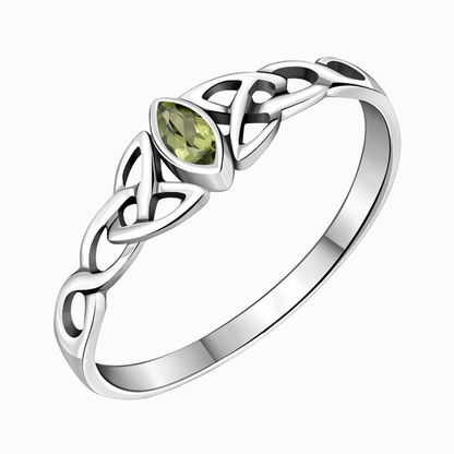Anello Triquetra in argento 925 con peridoto naturale vista frontale