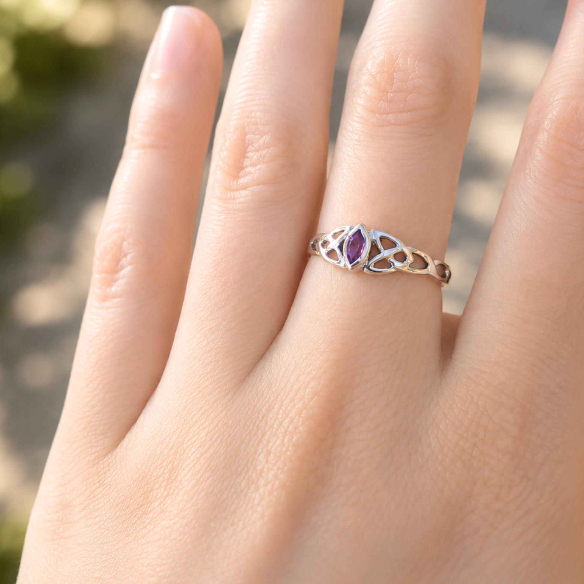 Anello celtico Triquetra in argento 925 con ametista naturale viola