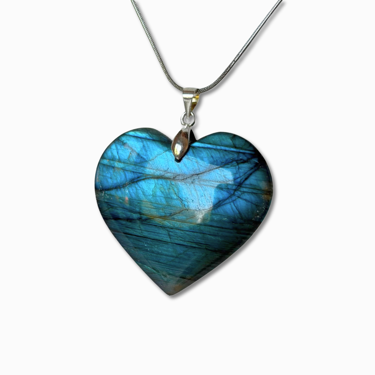 Collana con cuore in labradorite naturale e riflessi blu iridescenti