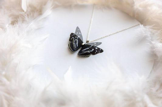 Collana fairycore con farfalla Midnight Black ispirata alla natura