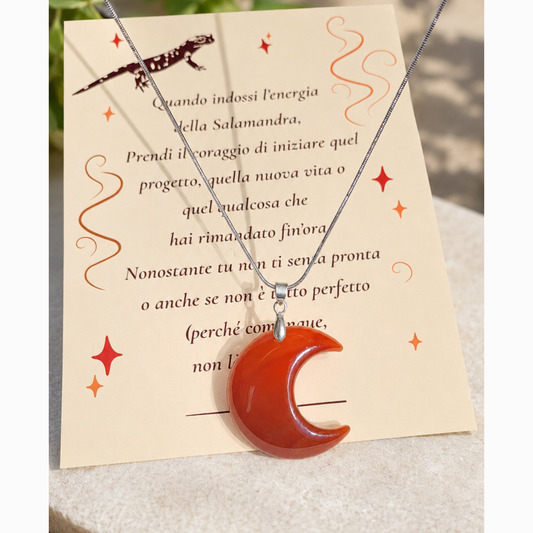 Collana mezzaluna in corniola naturale con card Luna della Salamandra