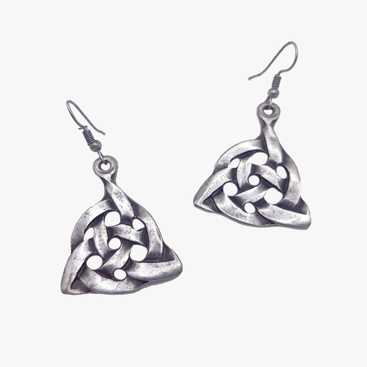 Orecchini pendenti Triquetra in ottone placcato argento