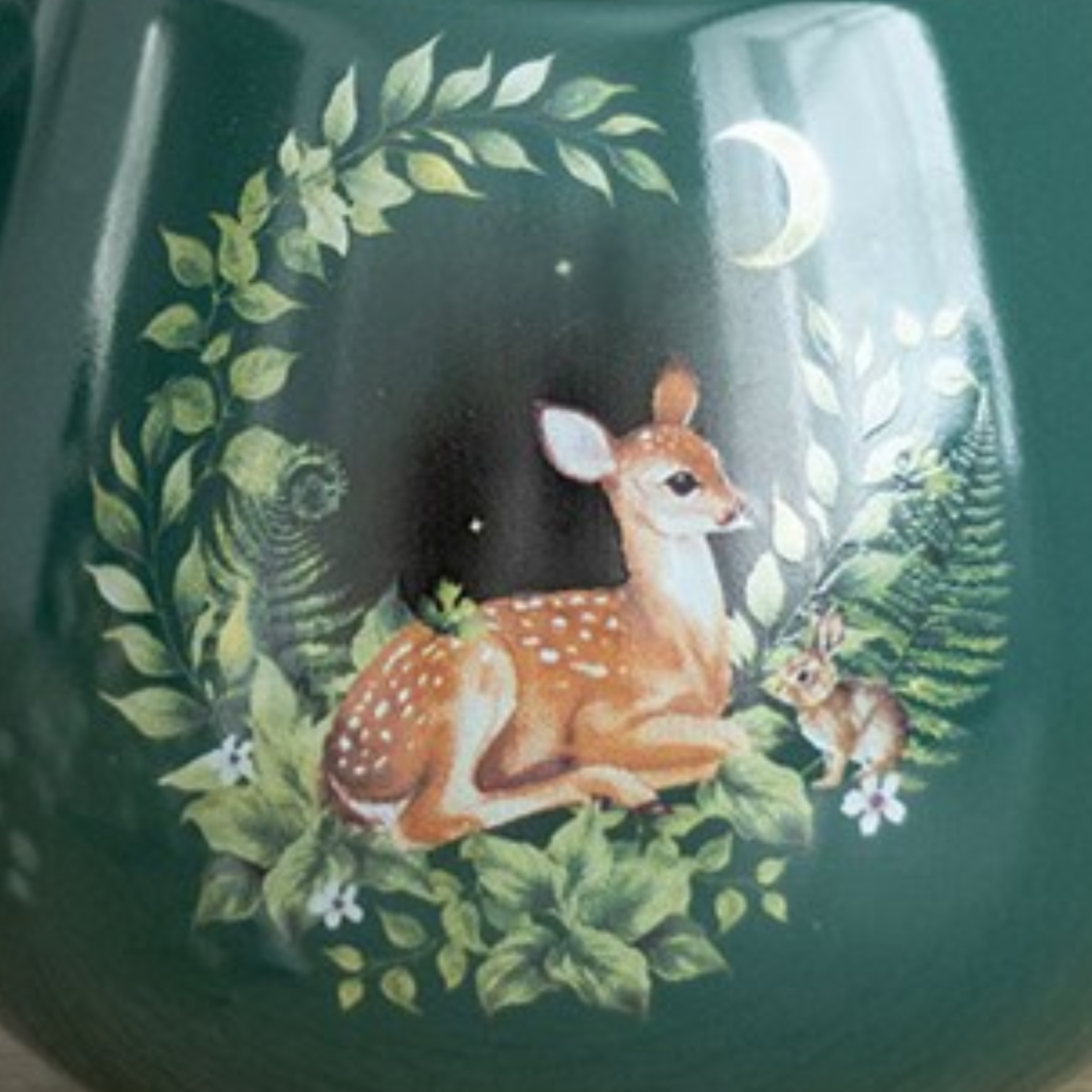 Tazza Verde con cerbiatto nella foresta in Ceramica