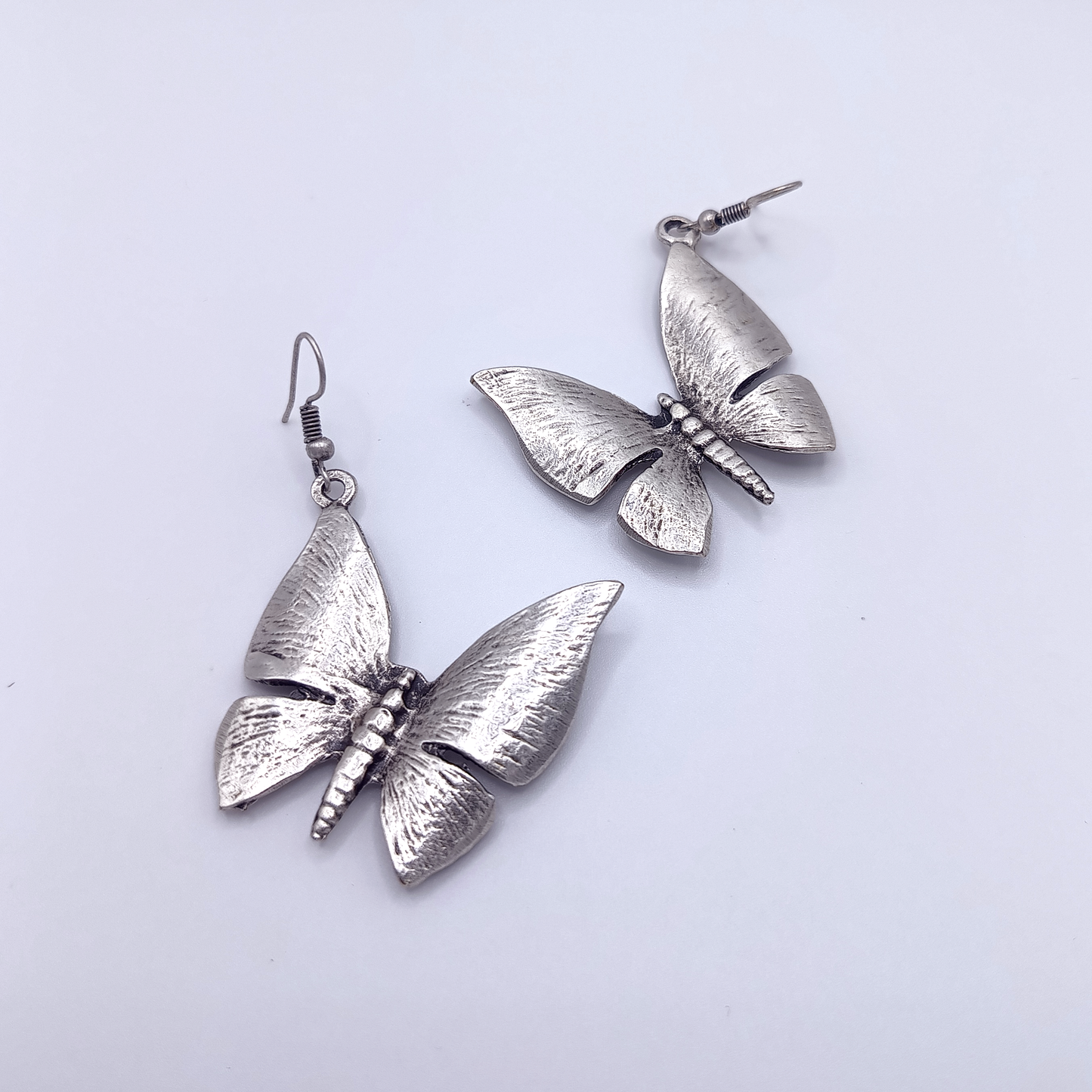 MoonWing | orecchini a farfalla | Ottone placcati in argento antico