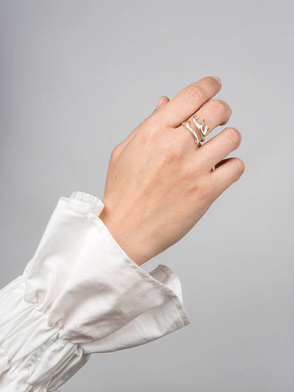 Anello SAKARA in argento sterling con design a corna