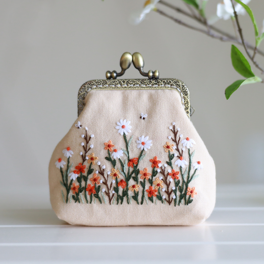 Portamonete con Chiusura a Scatto | Ricamato a Mano | Motivo Floreale