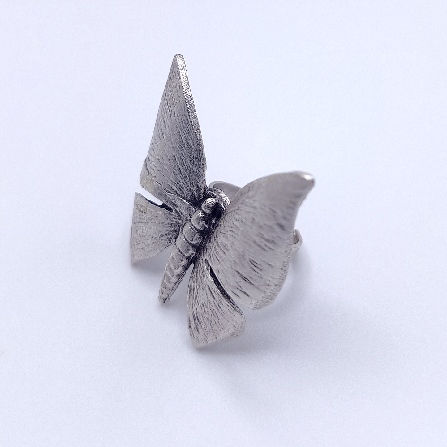 Moonwing | Anello a farfalla | Ottone placcato in argento antico