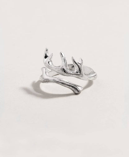 Anello SAKARA in argento sterling con design a corna