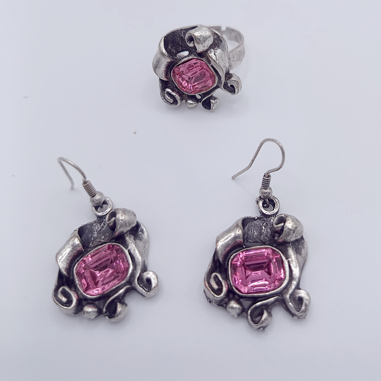 Pink Whisper | Set di orecchini e anelli | ottone placcato argento con cristallo rosa