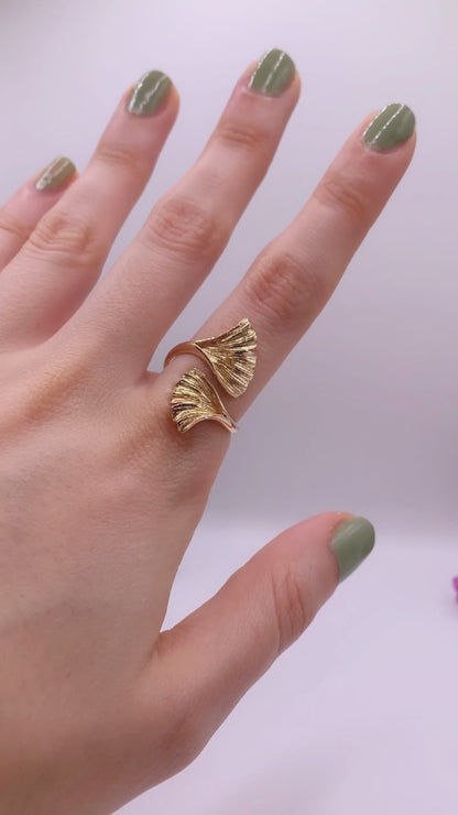Anello con Foglia di Ginkgo | Regolabile | Bronzo