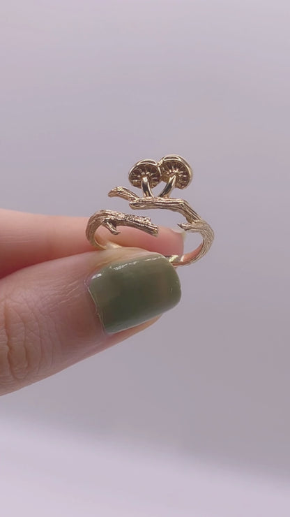 Anello regolabile rametto con funghi | Bronzo
