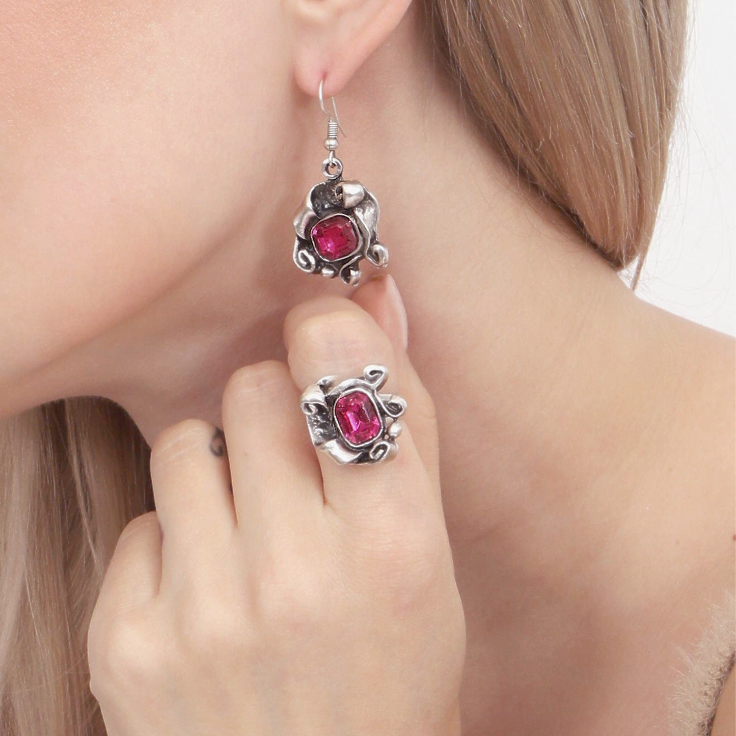 Pink Whisper | Set di orecchini e anelli | ottone placcato argento con cristallo rosa